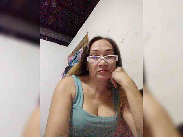 cherrywhite03 webcam