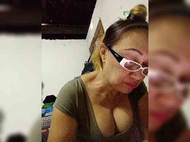 cherrywhite03 webcam