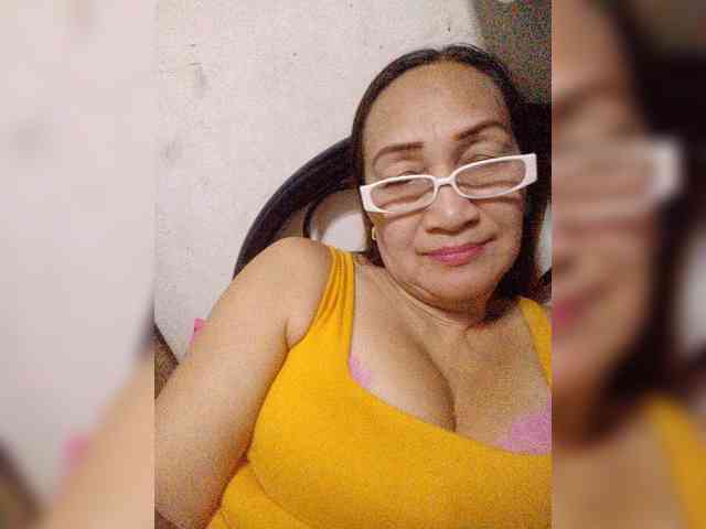 cherrywhite03 webcam