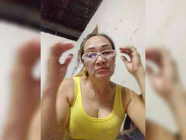 cherrywhite03 webcam