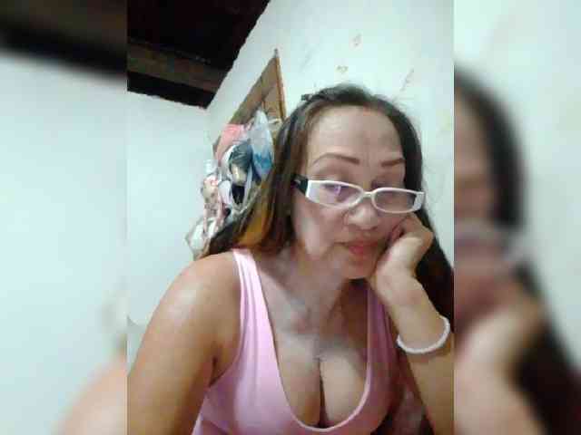 cherrywhite03 webcam