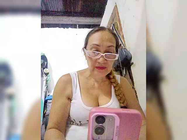 cherrywhite03 webcam