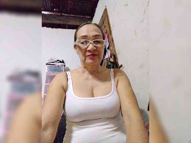 cherrywhite03 webcam