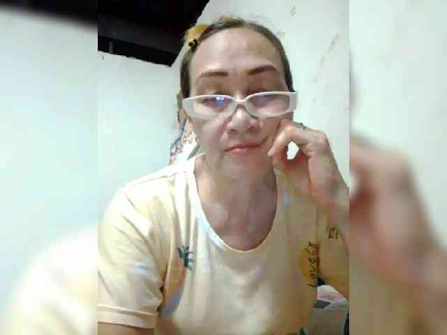 cherrywhite03 webcam