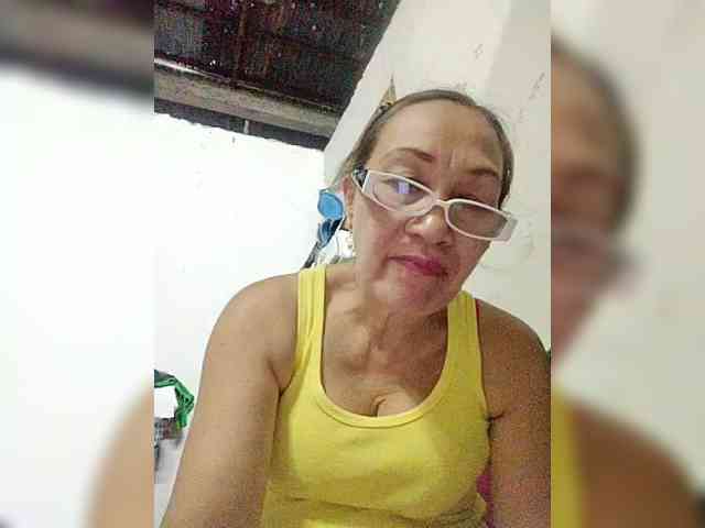 cherrywhite03 webcam