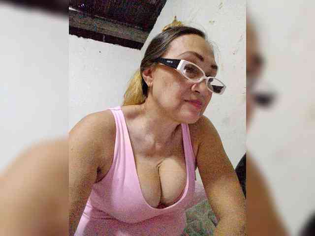 cherrywhite03 webcam