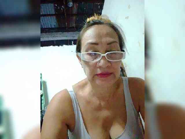cherrywhite03 webcam