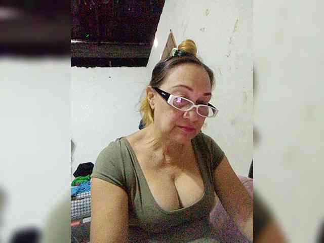 cherrywhite03 webcam