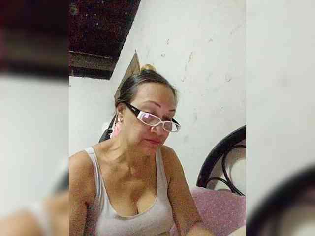cherrywhite03 webcam