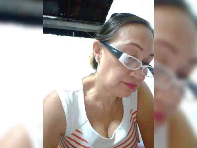 cherrywhite03 webcam