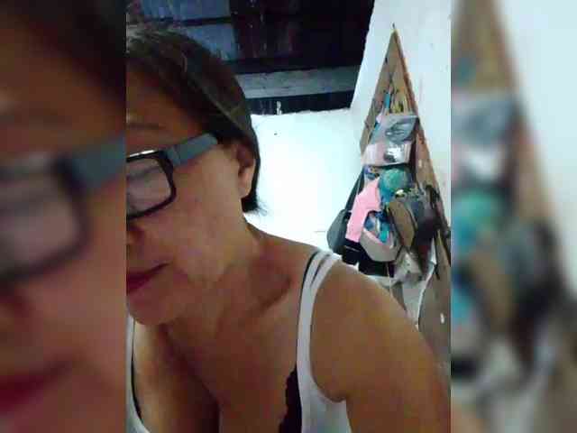 cherrywhite03 webcam