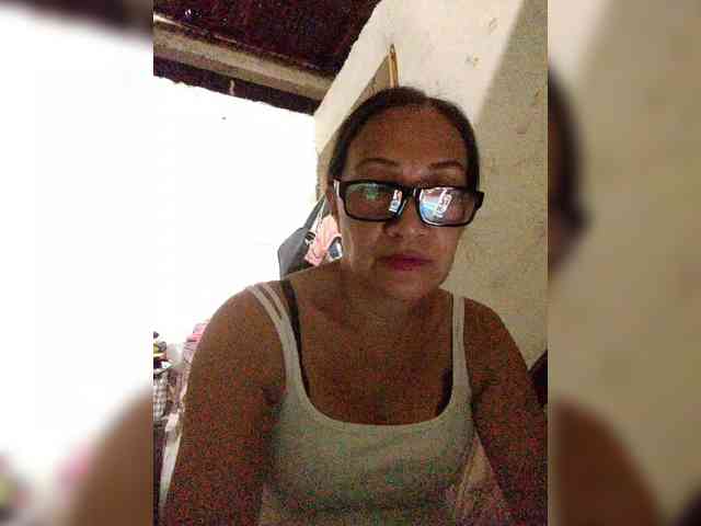 cherrywhite03 webcam