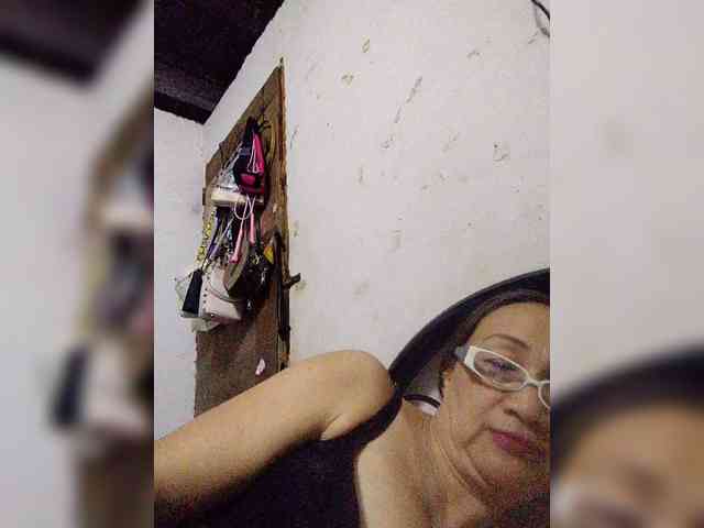 cherrywhite03 webcam