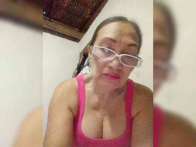 cherrywhite03 webcam