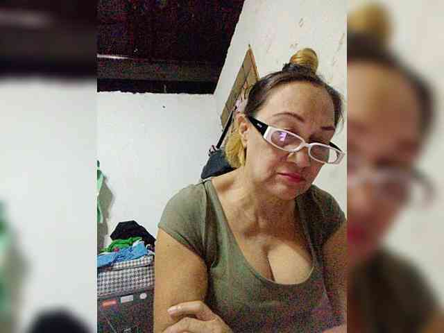 cherrywhite03 webcam