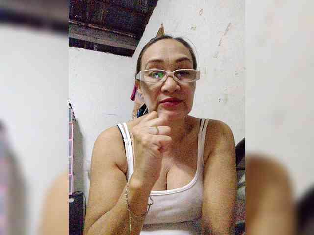 cherrywhite03 webcam