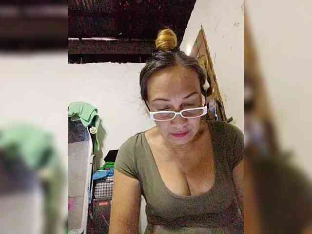 cherrywhite03 webcam