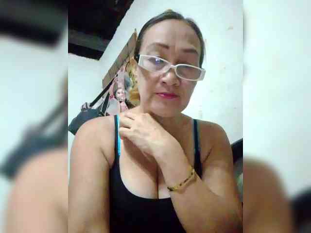 cherrywhite03 webcam