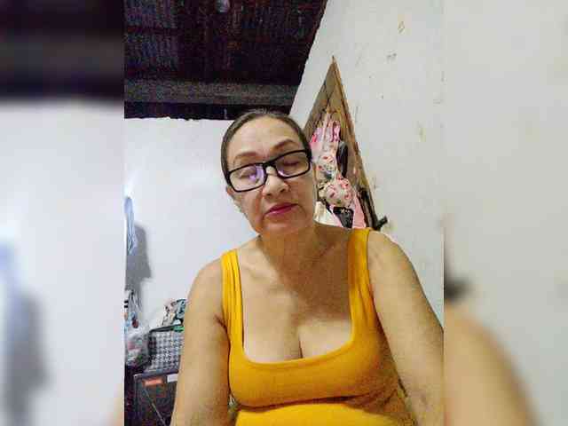 cherrywhite03 webcam