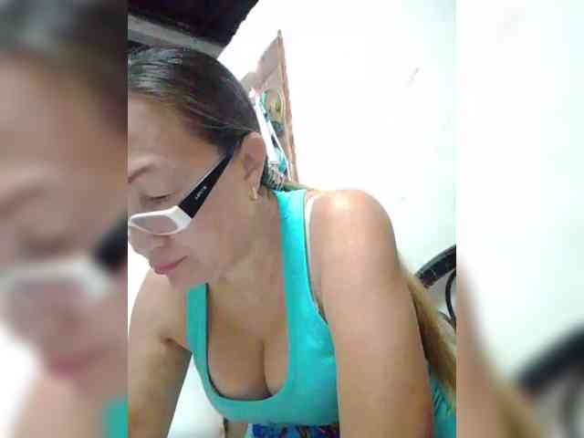cherrywhite03 webcam