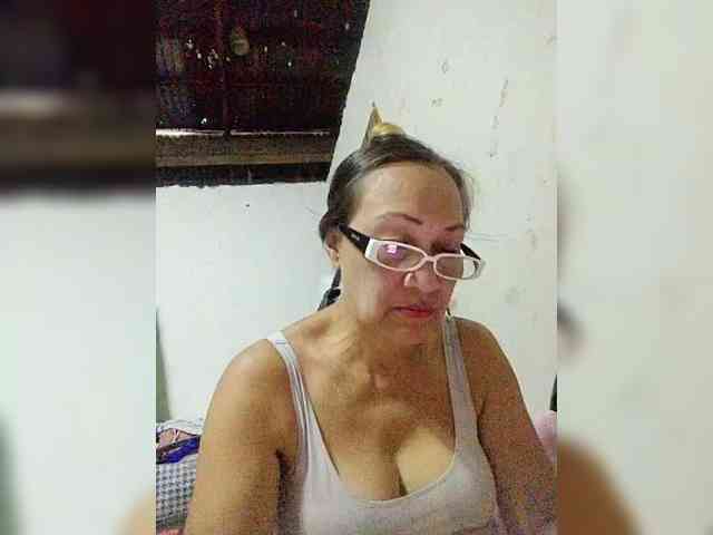 cherrywhite03 webcam