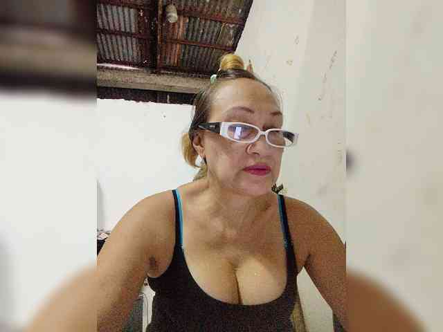 cherrywhite03 webcam