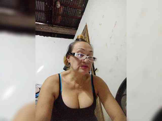 cherrywhite03 webcam