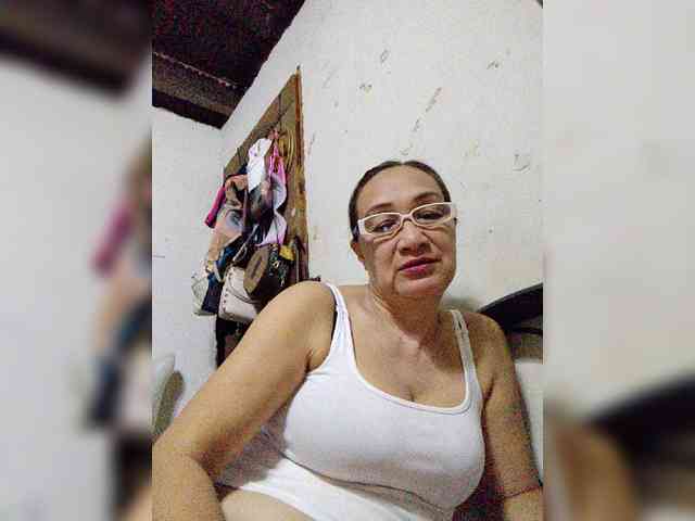 cherrywhite03 webcam