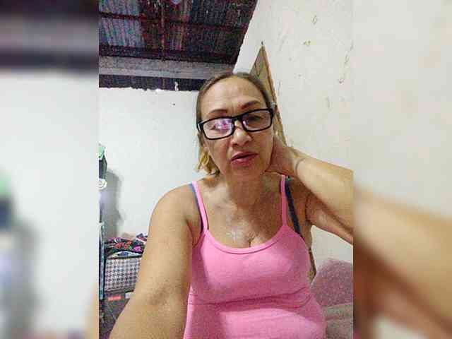 cherrywhite03 webcam