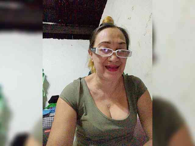 cherrywhite03 webcam