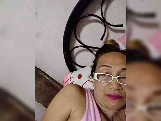 cherrywhite03 webcam