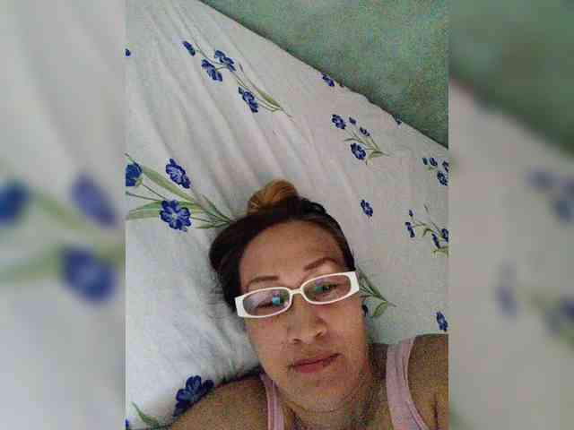 cherrywhite03 webcam