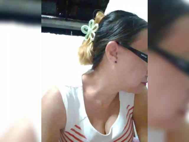 cherrywhite03 webcam