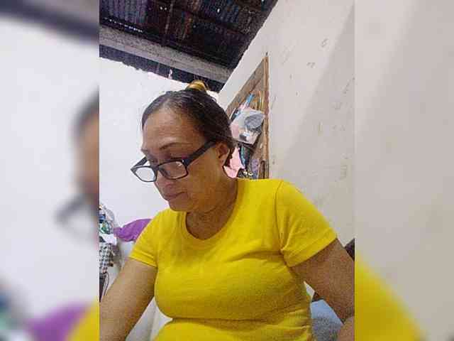 cherrywhite03 webcam