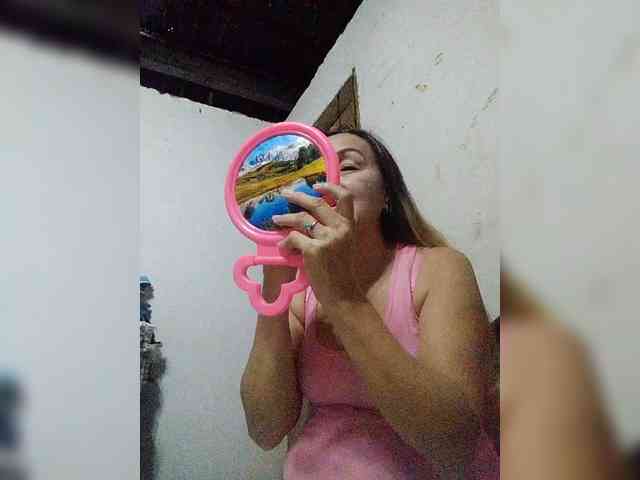 cherrywhite03 webcam