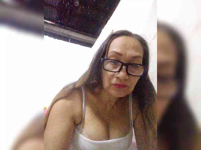 cherrywhite03 webcam