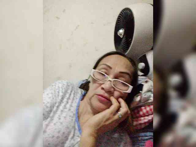 cherrywhite03 webcam