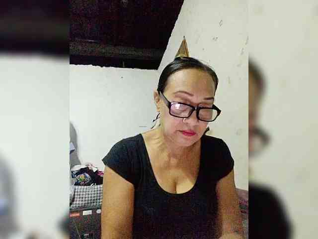 cherrywhite03 webcam