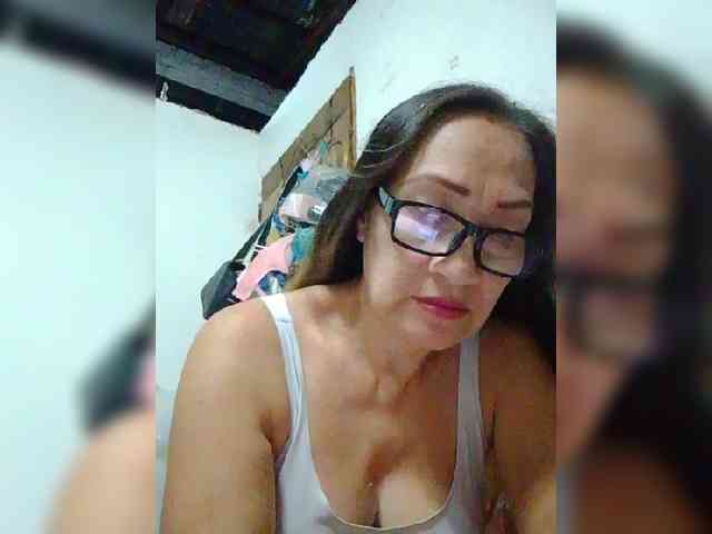 cherrywhite03 webcam