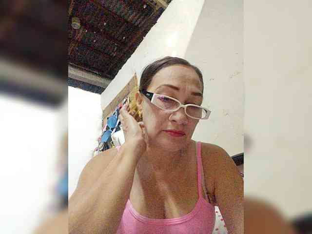 cherrywhite03 webcam