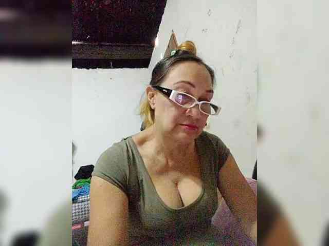 cherrywhite03 webcam