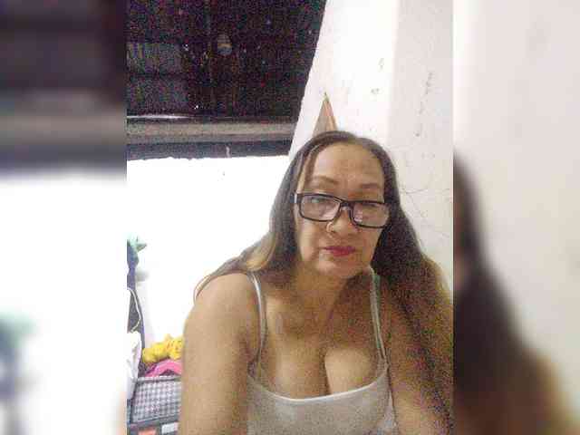 cherrywhite03 webcam
