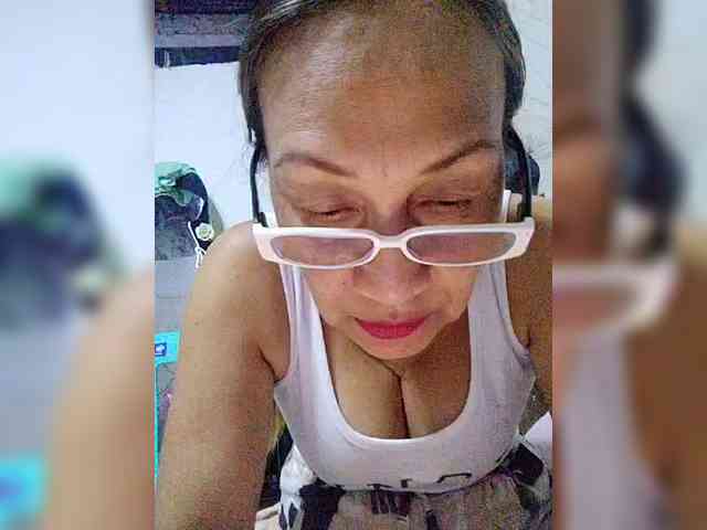 cherrywhite03 webcam