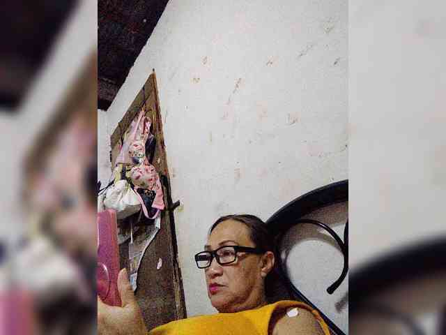 cherrywhite03 webcam