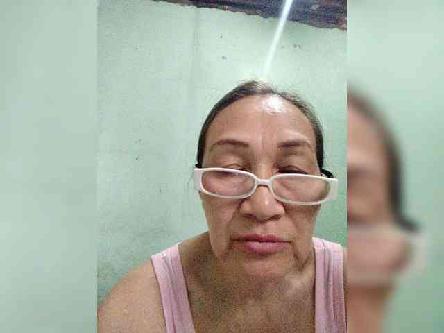 cherrywhite03 webcam