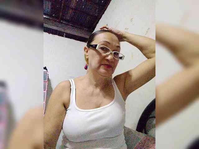 cherrywhite03 webcam
