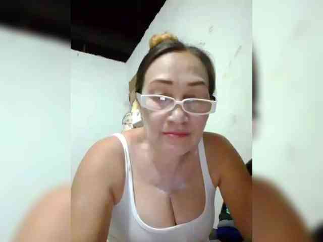 cherrywhite03 webcam