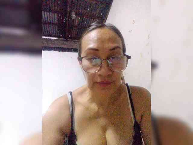 cherrywhite03 webcam