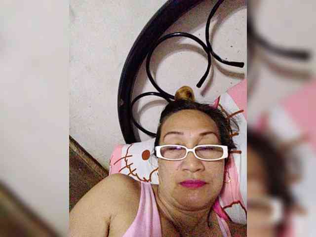 cherrywhite03 webcam