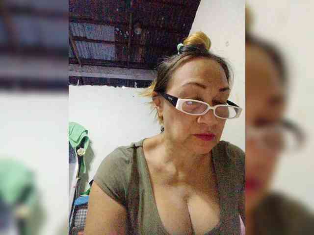 cherrywhite03 webcam